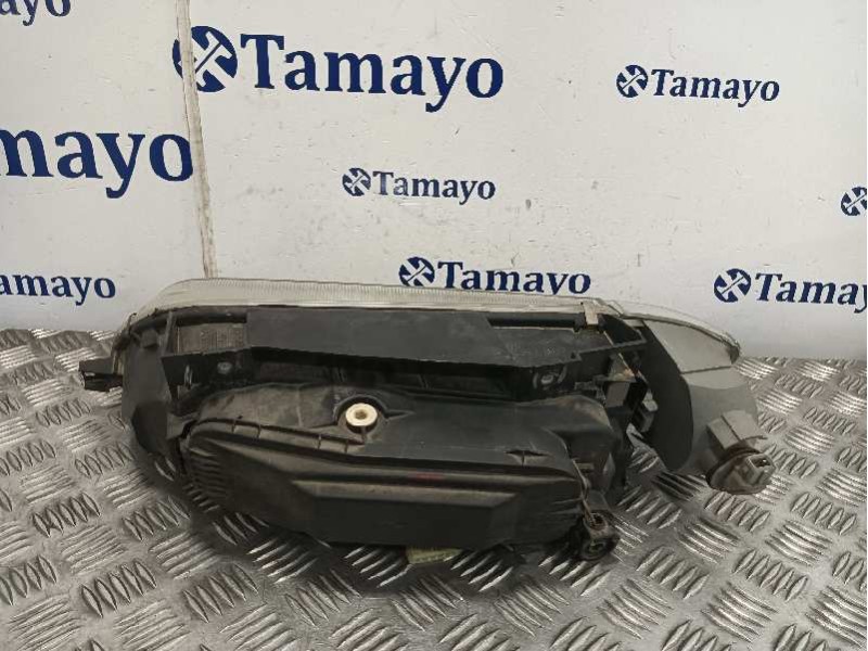Recambio de faro derecho para citroën xantia berlina referencia OEM IAM   