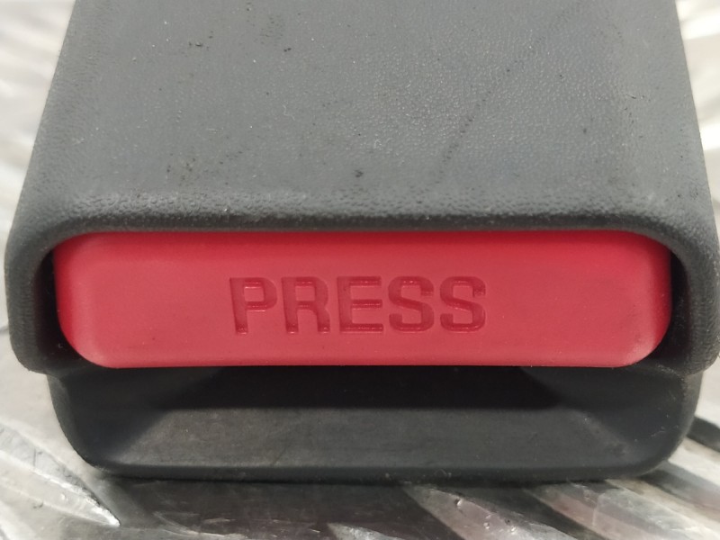 Recambio de anclaje cinturón trasero derecho para toyota aygo 1.0 cat referencia OEM IAM   