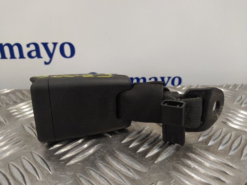 Recambio de anclaje cinturón trasero derecho para toyota aygo 1.0 cat referencia OEM IAM   