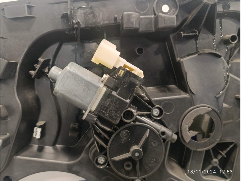 Recambio de elevalunas delantero derecho para ford fiesta (ccn) 1.25 16v cat referencia OEM IAM C1BBA045H16AB  8A6114553B