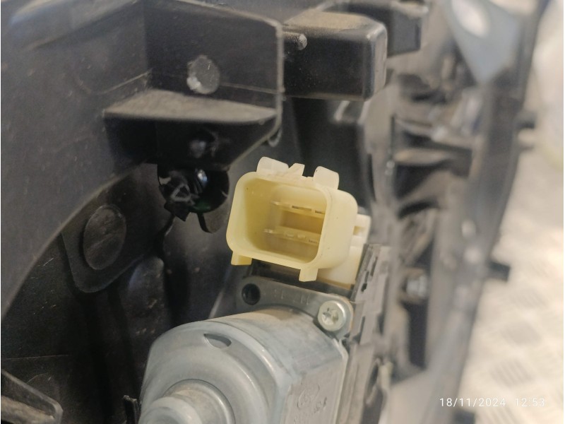 Recambio de elevalunas delantero derecho para ford fiesta (ccn) 1.25 16v cat referencia OEM IAM C1BBA045H16AB  8A6114553B