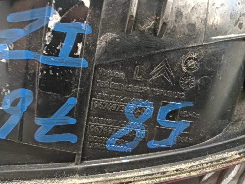 Recambio de piloto trasero izquierdo para citroën ds3 referencia OEM IAM 9676973880  9676973960