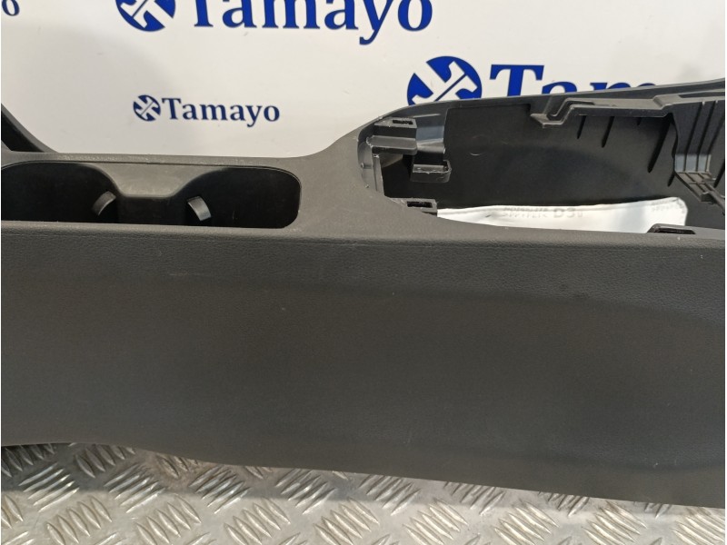 Recambio de apoyabrazos central para hyundai i30 fastback 1.4 tgdi cat referencia OEM IAM 84611G4000 K5HPD80200 84610G4000