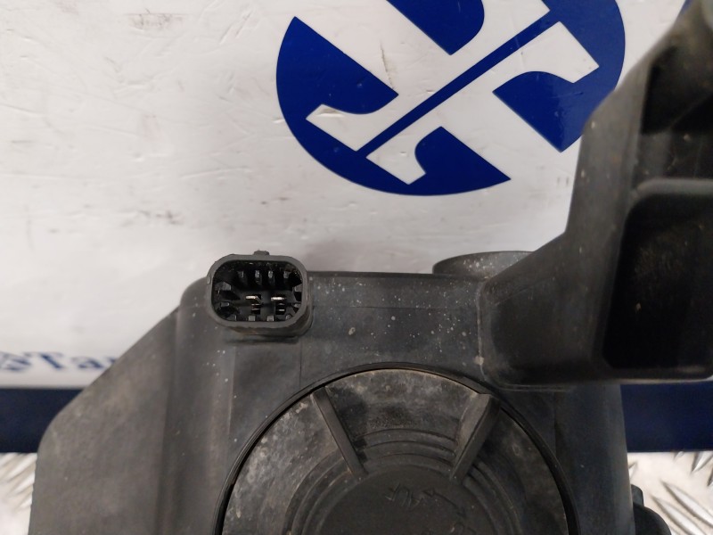 Recambio de faro antiniebla derecho para opel corsa d referencia OEM IAM 301392437  