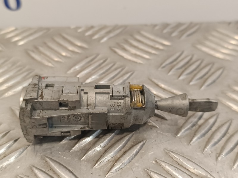 Recambio de bombin puerta delantera izquierda para volkswagen polo (6c1) 1.0 referencia OEM IAM   