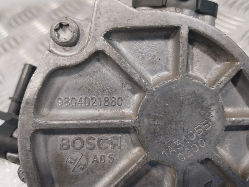 Recambio de depresor freno / bomba vacio para peugeot partner kombi referencia OEM IAM 9804021880  