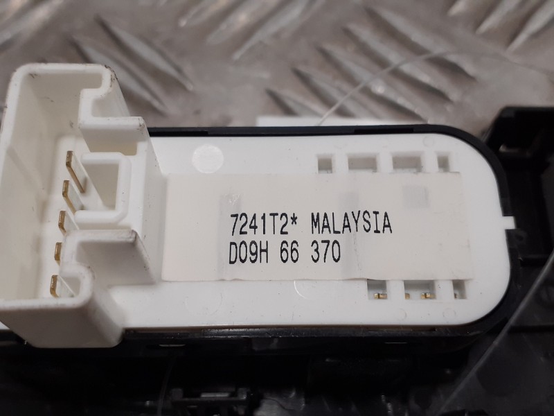 Recambio de motor elevalunas trasero izquierdo para mazda 2 lim. () 1.5 16v cat referencia OEM IAM D09H66370  