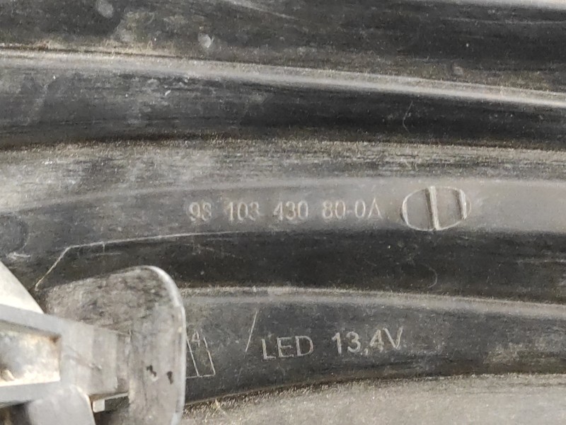 Recambio de piloto trasero izquierdo para peugeot 208 referencia OEM IAM 98103430800  