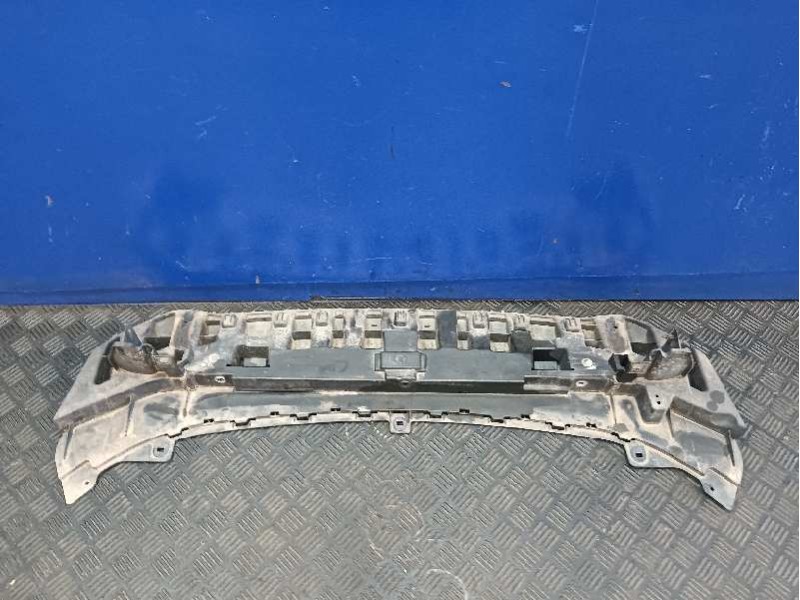 Recambio de travesaño inferior para ford fiesta (ccn) referencia OEM IAM C1BB8B384A  
