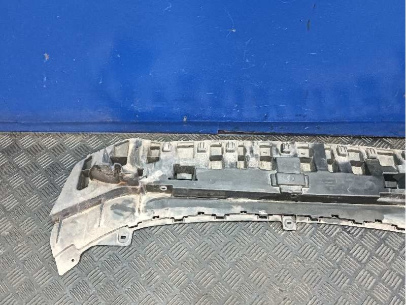 Recambio de travesaño inferior para ford fiesta (ccn) referencia OEM IAM C1BB8B384A  