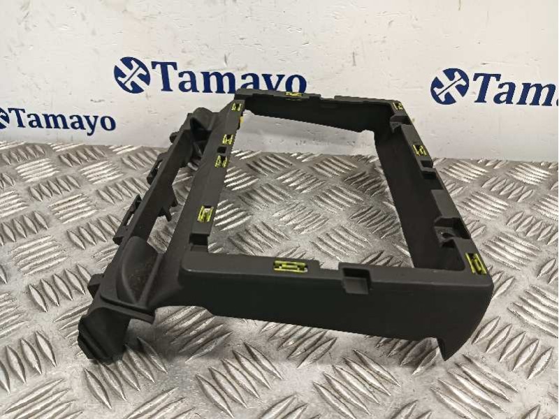 Recambio de moldura para nissan interstar m1 fm referencia OEM IAM 682603805R  