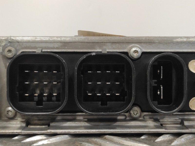 Recambio de centralita motor uce para opel movano 2.8 dti referencia OEM IAM 7700314680 7700300625 216532485A