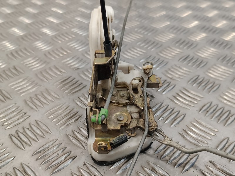 Recambio de cerradura puerta trasera derecha para mitsubishi outlander (cu0w) 2.0 cat referencia OEM IAM   