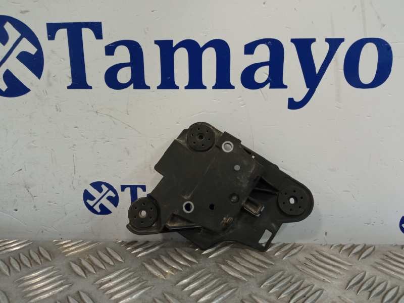 Recambio de soporte para volkswagen passat lim. (3g2) referencia OEM IAM 5Q0614235  