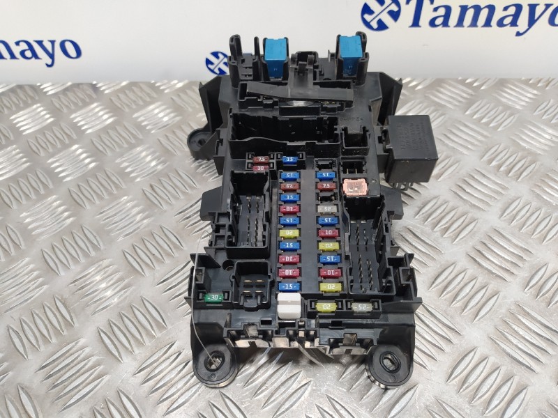 Recambio de caja reles / fusibles para suzuki grand vitara jb (jt) 1.9 ddis turbodiesel referencia OEM IAM 64J2  