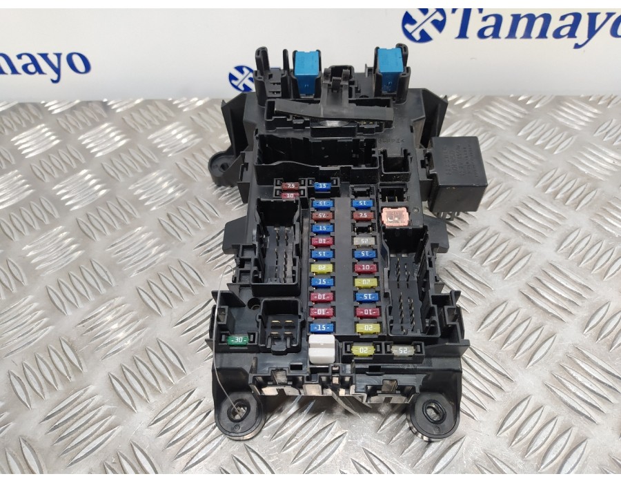 Recambio de caja reles / fusibles para suzuki grand vitara jb (jt) 1.9 ddis turbodiesel referencia OEM IAM 64J2  