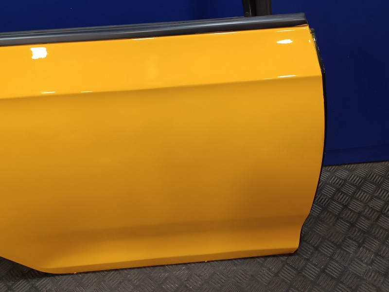 Recambio de puerta trasera derecha para skoda rapid 1.6 tdi dpf referencia OEM IAM   