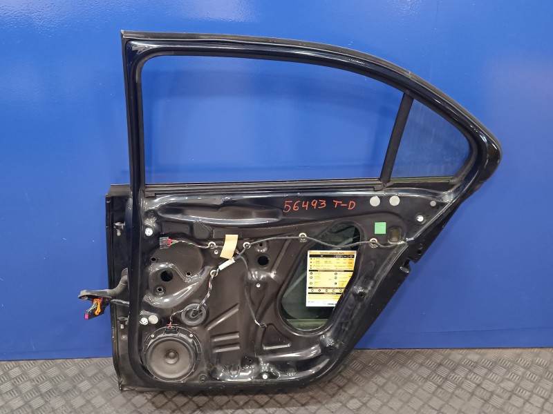 Recambio de puerta trasera derecha para skoda rapid 1.6 tdi dpf referencia OEM IAM   