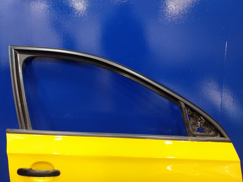 Recambio de puerta delantera derecha para skoda rapid 1.6 tdi dpf referencia OEM IAM   