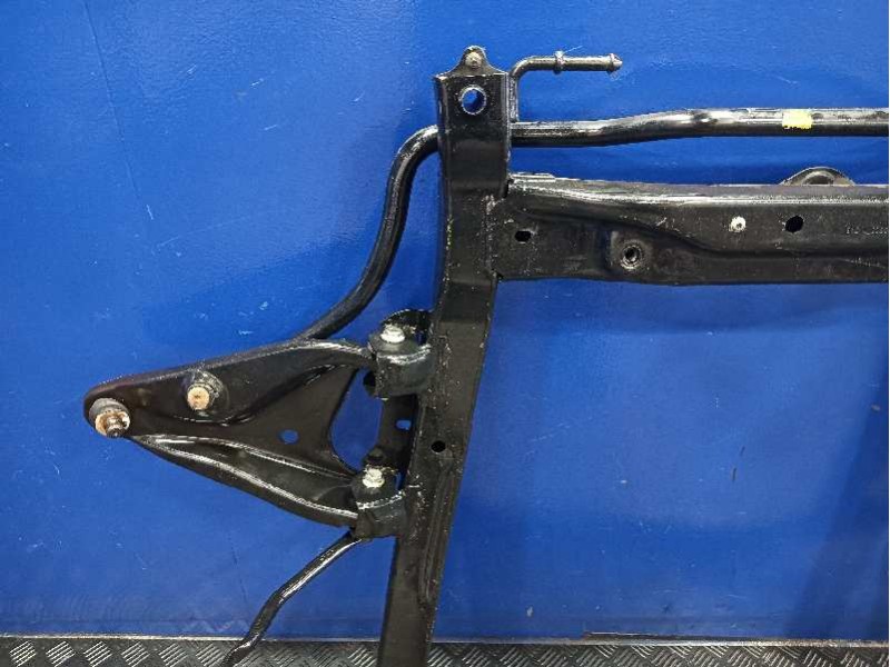 Recambio de puente delantero para dacia logan referencia OEM IAM 8200385399  863F084