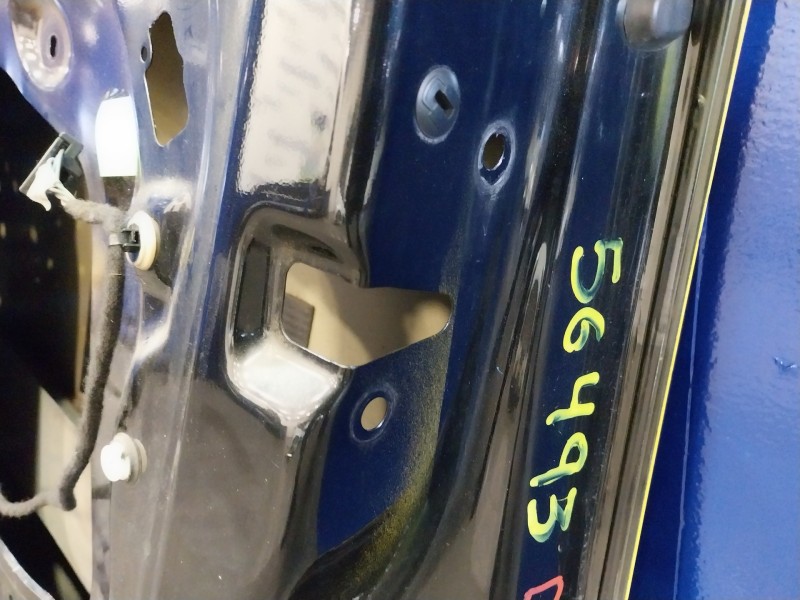 Recambio de puerta delantera derecha para skoda rapid 1.6 tdi dpf referencia OEM IAM   