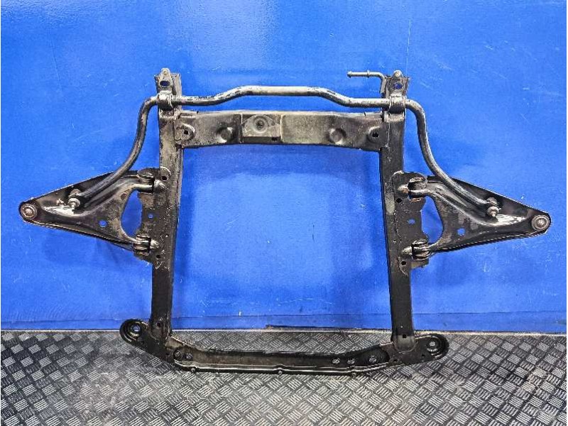 Recambio de puente delantero para dacia logan referencia OEM IAM 8200385399  863F084