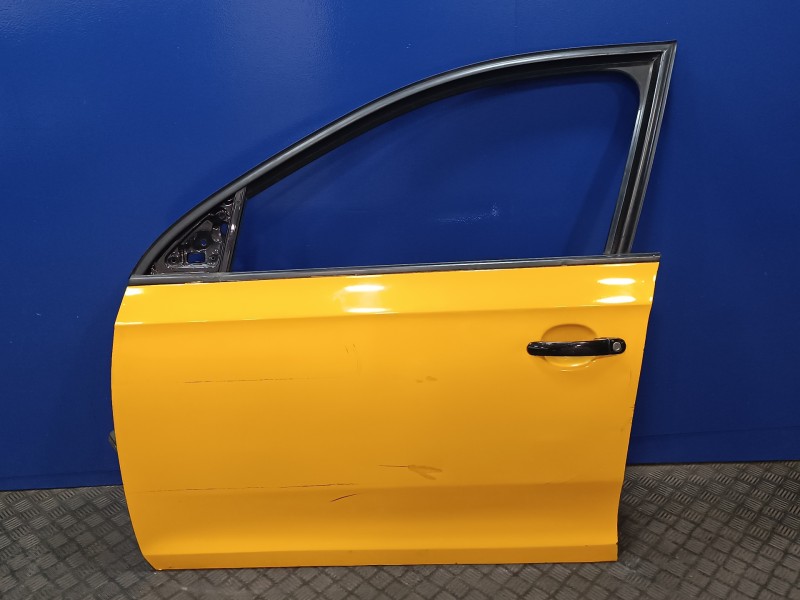 Recambio de puerta delantera izquierda para skoda rapid 1.6 tdi dpf referencia OEM IAM   