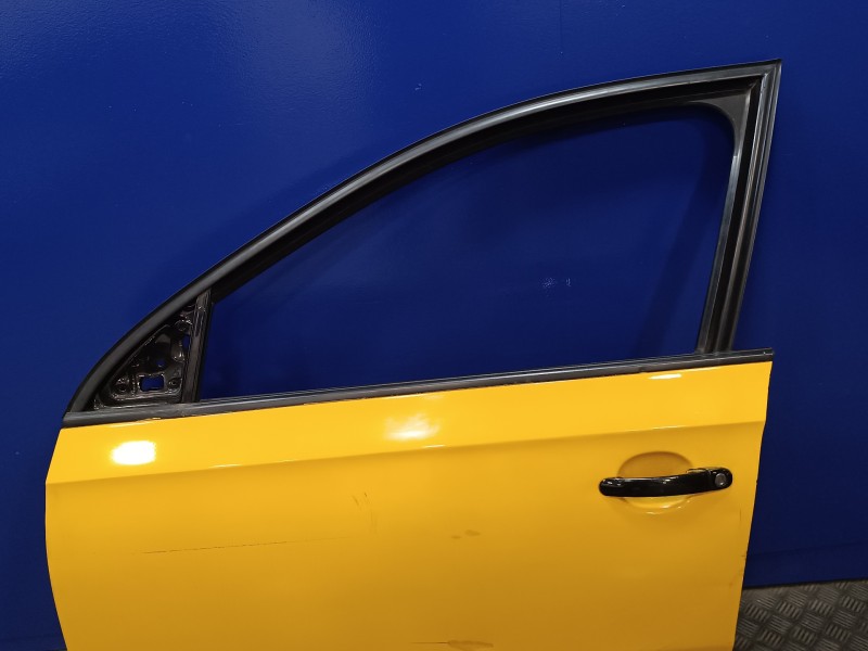Recambio de puerta delantera izquierda para skoda rapid 1.6 tdi dpf referencia OEM IAM   