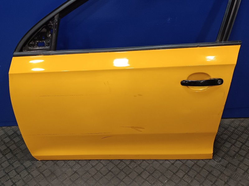 Recambio de puerta delantera izquierda para skoda rapid 1.6 tdi dpf referencia OEM IAM   