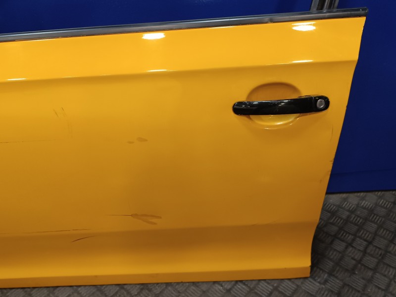 Recambio de puerta delantera izquierda para skoda rapid 1.6 tdi dpf referencia OEM IAM   