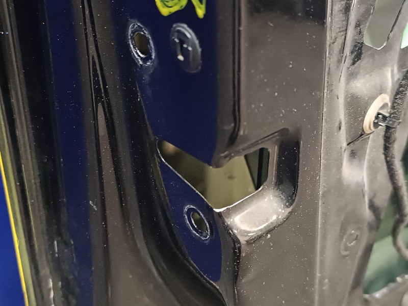 Recambio de puerta delantera izquierda para skoda rapid 1.6 tdi dpf referencia OEM IAM   