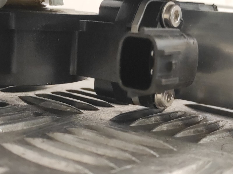 Recambio de elevalunas delantero izquierdo para renault clio iv referencia OEM IAM 128001072E  9030294E