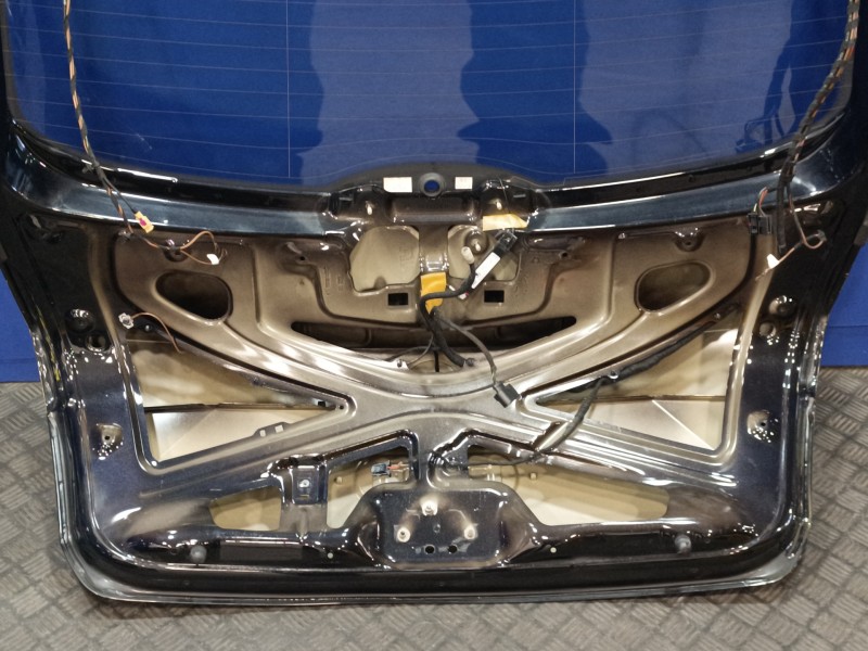 Recambio de porton trasero para skoda rapid 1.6 tdi dpf referencia OEM IAM   