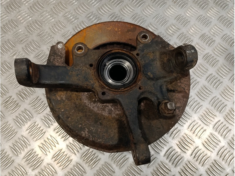 Recambio de mangueta delantera derecha para mitsubishi montero (l040) 2.5 turbodiesel referencia OEM IAM   