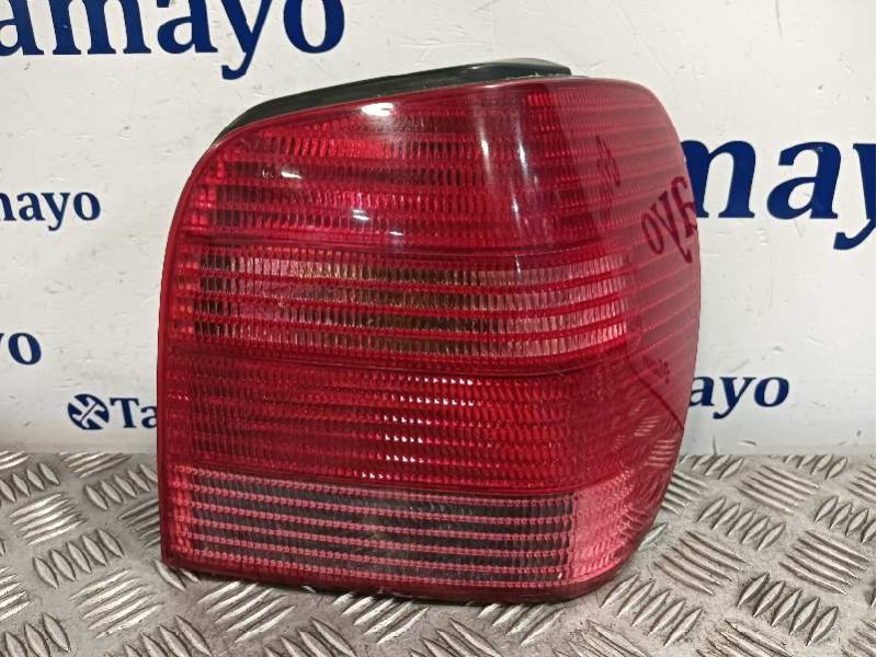 Recambio de piloto trasero derecho para volkswagen polo berlina (6n2) referencia OEM IAM 6N0945096H  6N0945257B