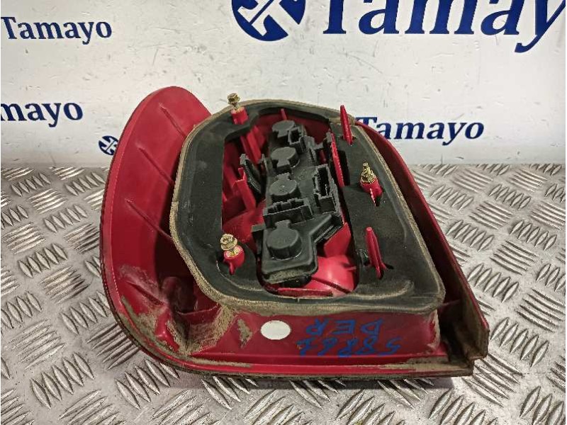 Recambio de piloto trasero derecho para volkswagen polo berlina (6n2) referencia OEM IAM 6N0945096H  6N0945257B