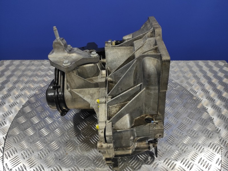 Recambio de caja cambios para ford fiesta (cbk) 1.4 tdci cat referencia OEM IAM 2N1R7002ED  