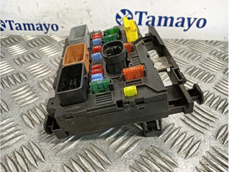 Recambio de caja reles / fusibles para peugeot 207 referencia OEM IAM 9661086980  