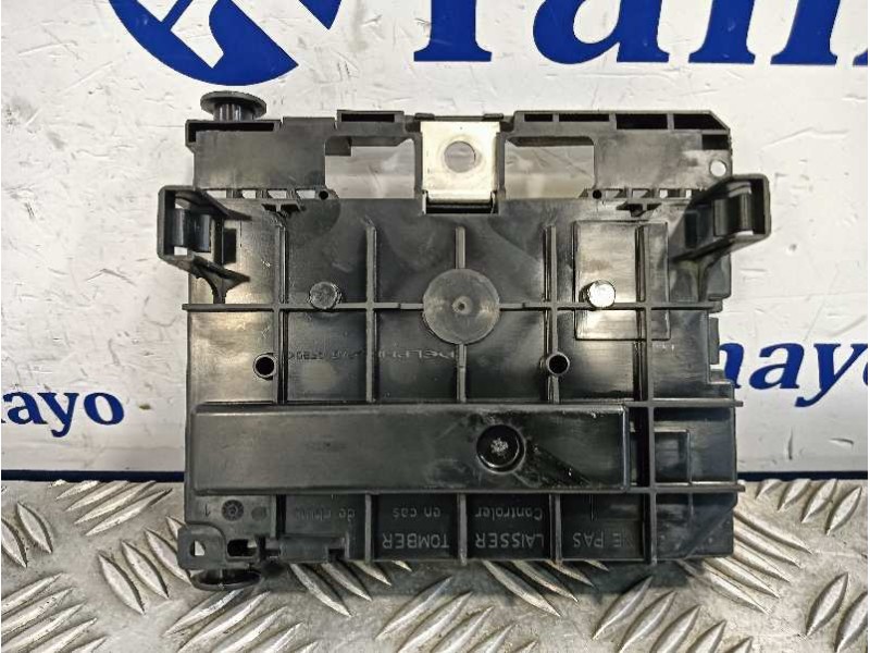 Recambio de caja reles / fusibles para peugeot 207 referencia OEM IAM 9661086980  