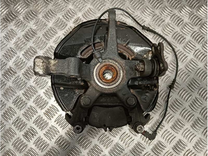 Recambio de mangueta delantera derecha para mercedes-benz clase a (w169) 1.7 cat referencia OEM IAM A1693300620  A1693300820