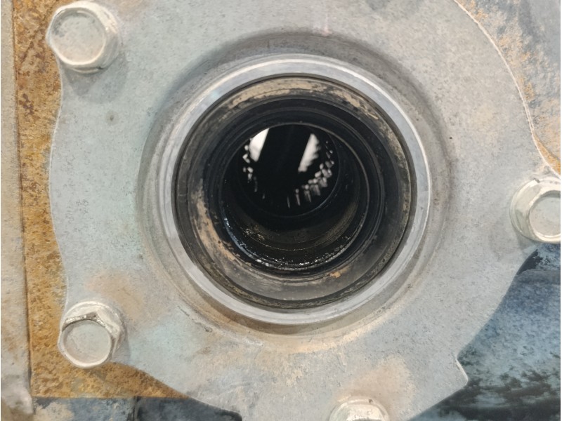 Recambio de diferencial trasero para subaru impreza g12 2.0 diesel cat referencia OEM IAM 27011AB151  