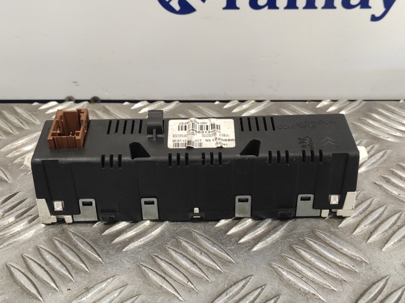 Recambio de pantalla multifuncion para peugeot 308 1.6 16v hdi fap referencia OEM IAM 9666631380  