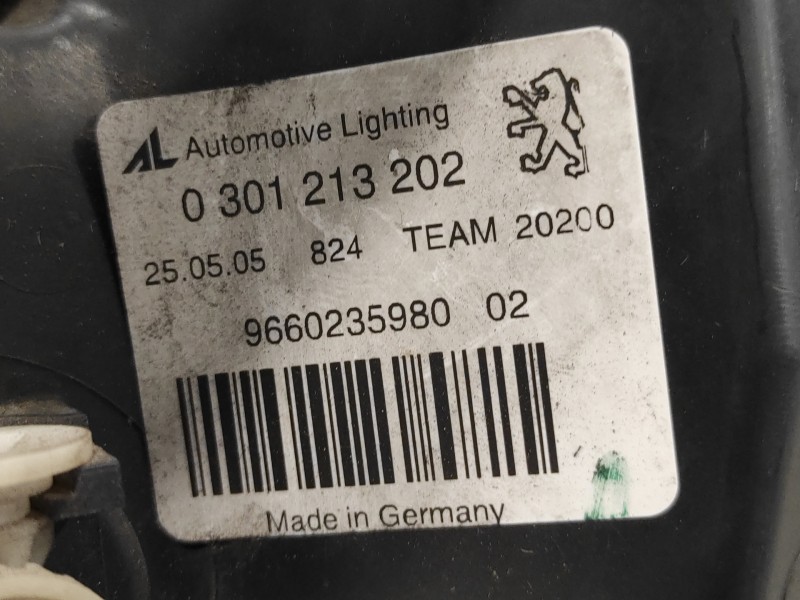 Recambio de faro derecho para peugeot 407 2.0 16v hdi cat (rhr / dw10bted4) referencia OEM IAM 0301213202  9660235980