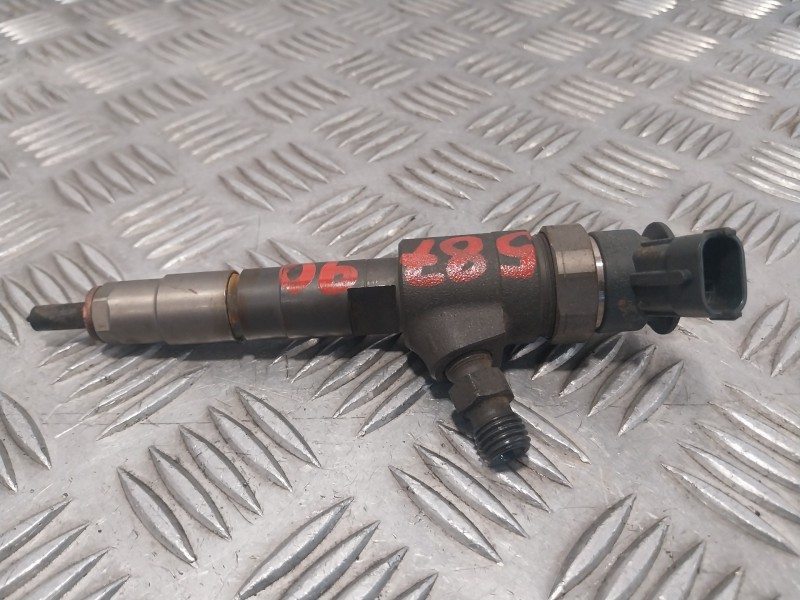 Recambio de inyector para peugeot partner kombi referencia OEM IAM 0445110566  
