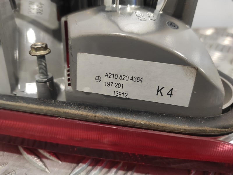 Recambio de piloto trasero izquierdo para mercedes-benz clase e (w210) berlina referencia OEM IAM A2108204364  