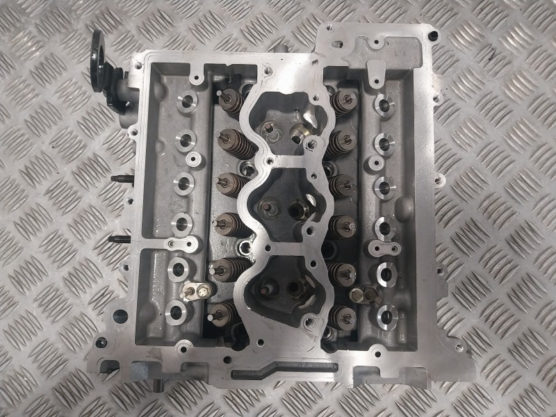 Recambio de culata para ford tourneo connect referencia OEM IAM RFH6BG6090  