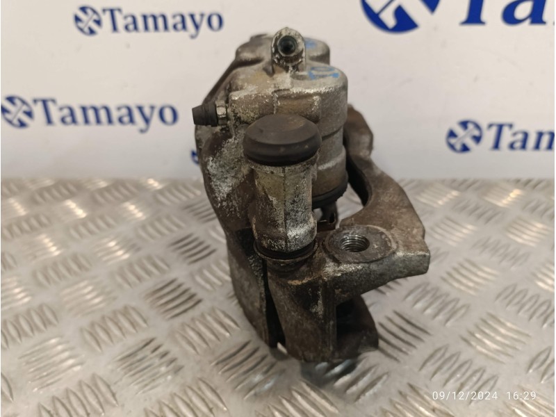 Recambio de pinza freno delantera izquierda para nissan cabstar 09.06 referencia OEM IAM 970103  22970200