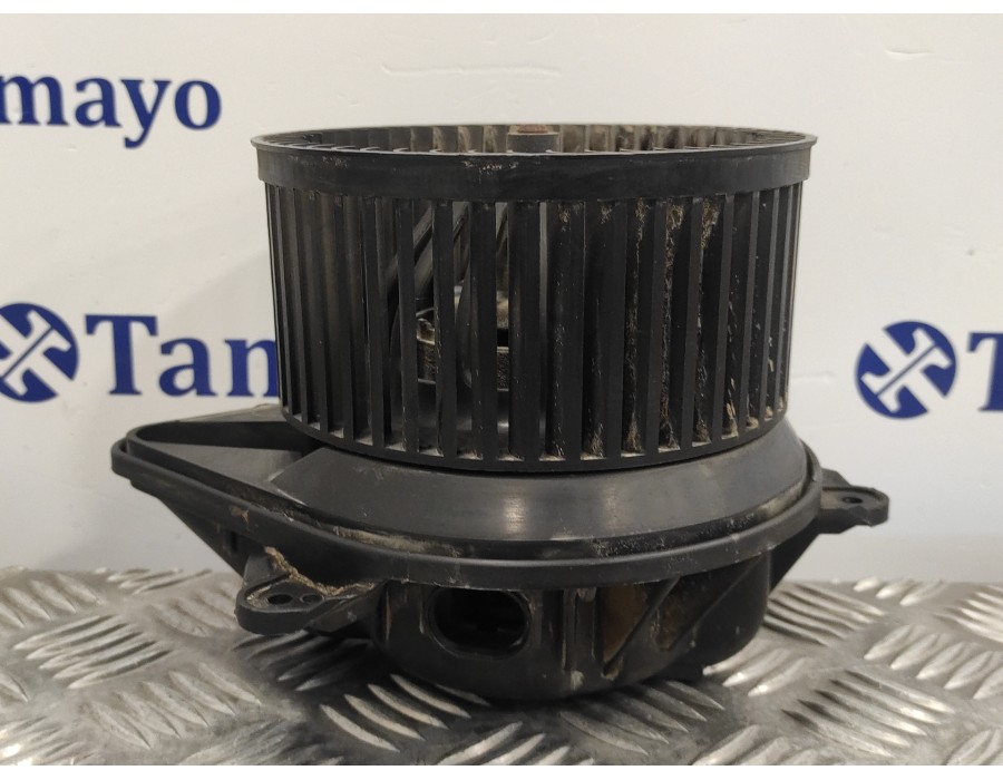 Recambio de motor calefaccion para renault trafic caja cerrada (ab 4.01) 1.9 diesel referencia OEM IAM   