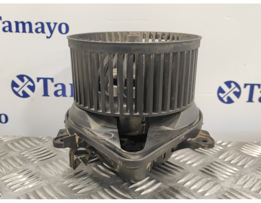 Recambio de motor calefaccion para renault trafic caja cerrada (ab 4.01) 1.9 diesel referencia OEM IAM   