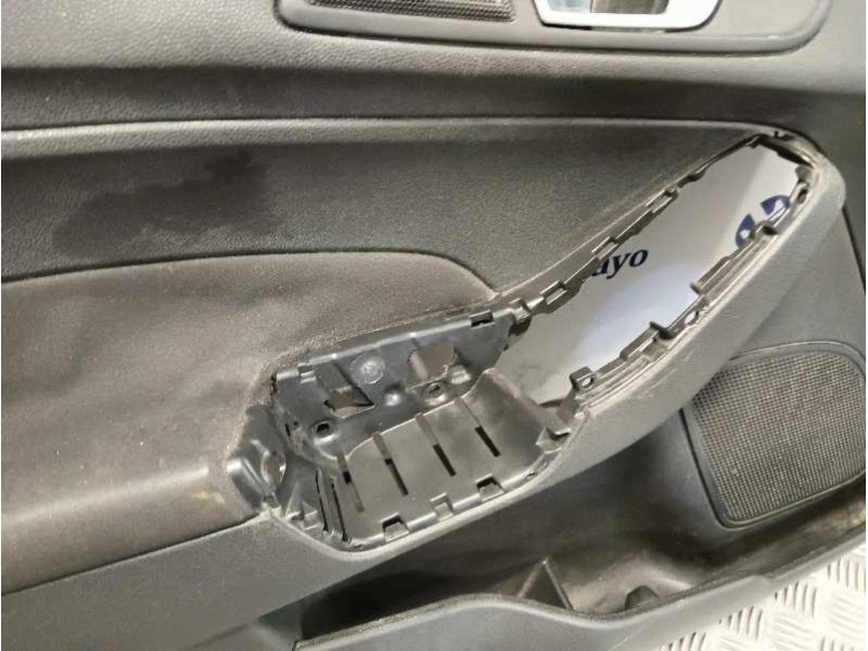 Recambio de guarnecido puerta delantera izquierda para ford fiesta (ccn) referencia OEM IAM SD05261163178X  C1BBA23943A
